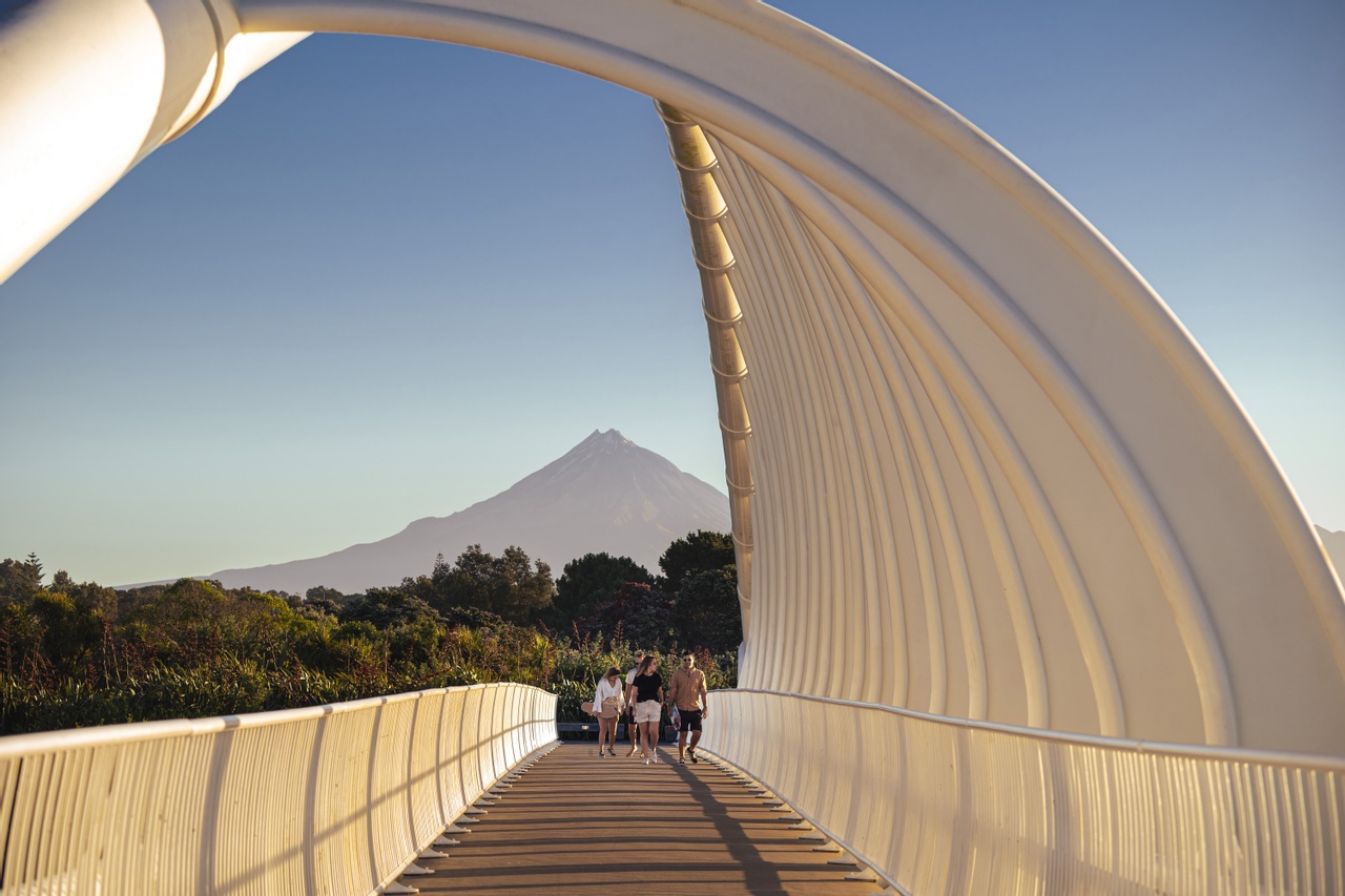 Taranaki Story 03 Visitor Live Friends On Te Rewa Rewa Bridge With Mountain