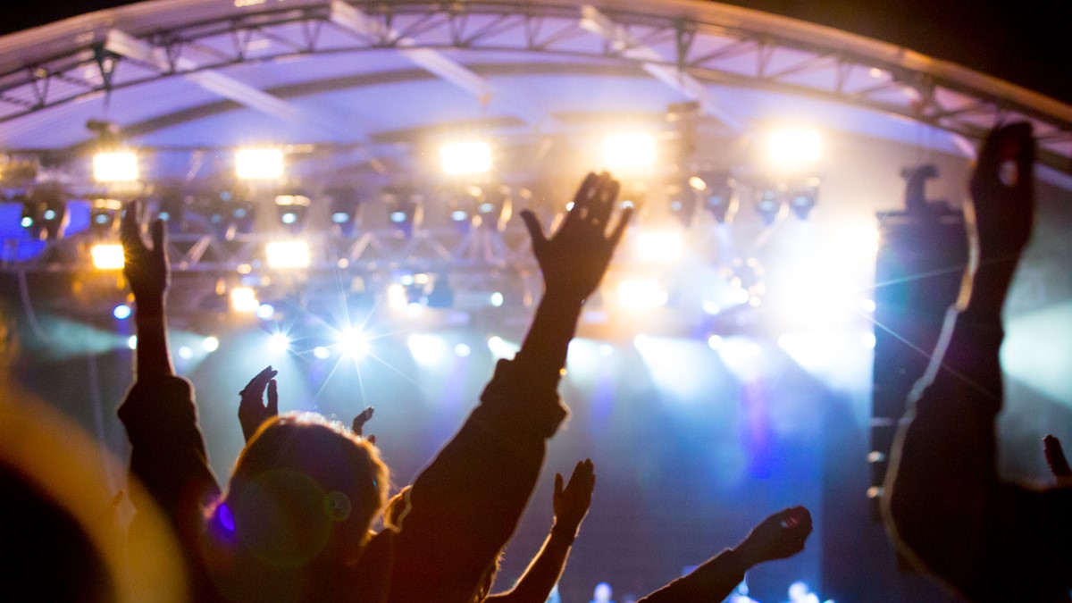 Bowl of Brooklands stage at night